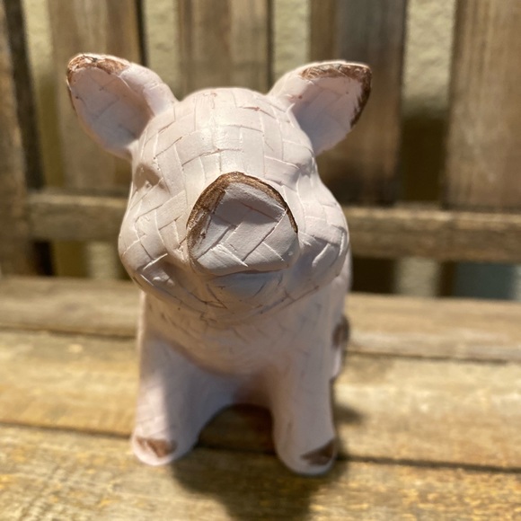 Farmhouse Pig Statues Set of 2, Country Pigs, Resin Pink Pig & Resin White Pig - Picture 14 of 16